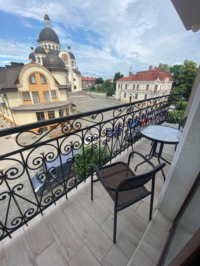 City Centre Apartment Kolomyja Esterno foto